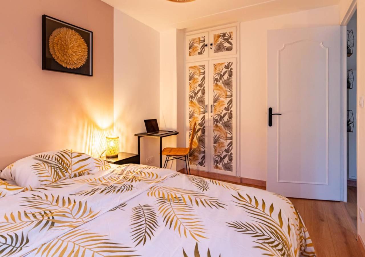 Ferienwohnung Le Carrousel Avec Parking Prive Dijon Exterior foto